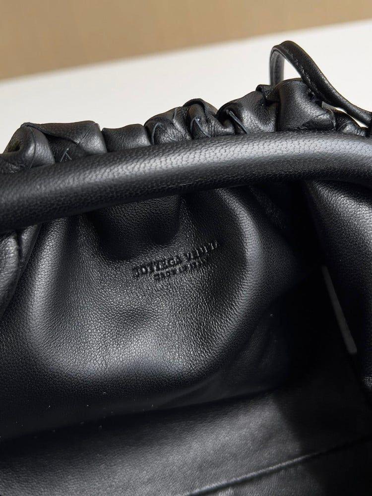 شنطة بوتيقا Mini Pouch مقاس22cm