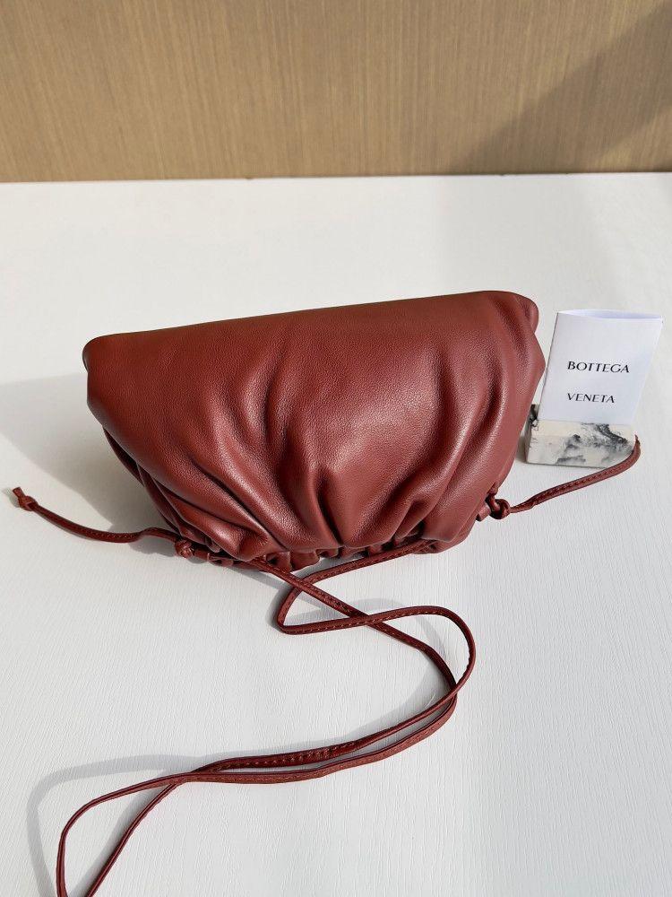 شنطة بوتيقا Mini Pouch مقاس22cm
