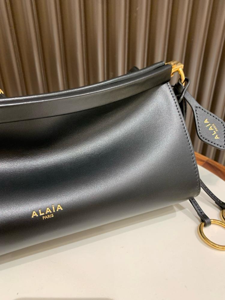 LE ALAIA