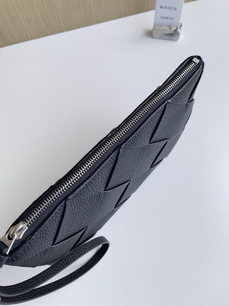 بوتيقا DIAGO MEDIUM POUCH مقاس 25cm