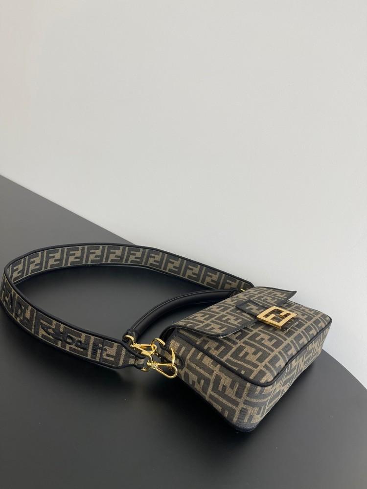 شنطة فندي باغيت