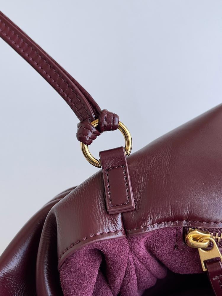 شنطة بوتيقا Winter Liberta مقاس 30cm