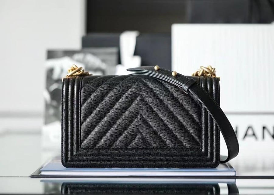 شنطة شانيل مديم بوي مقاس 25cm