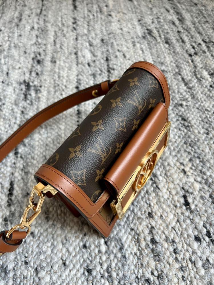 شنطة لوي فيتون Dauphine Lock XL مقاس20cm