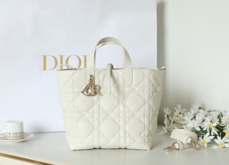 Dior Toujours bag size 23cm