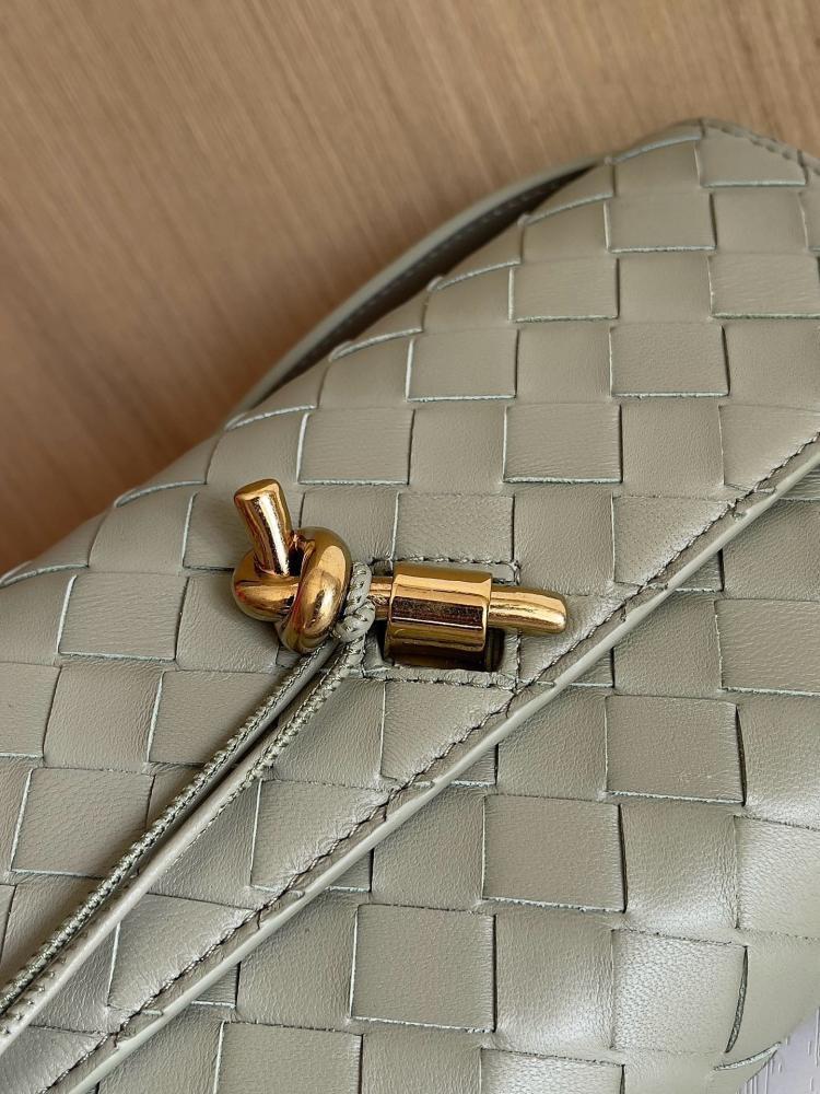 شنطة بوتيقا Andiamo مقاس 21.5cm