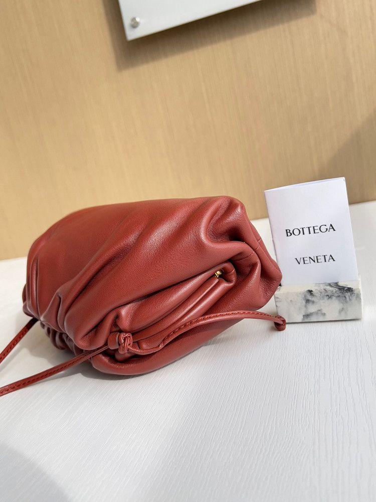 شنطة بوتيقا Mini Pouch مقاس22cm
