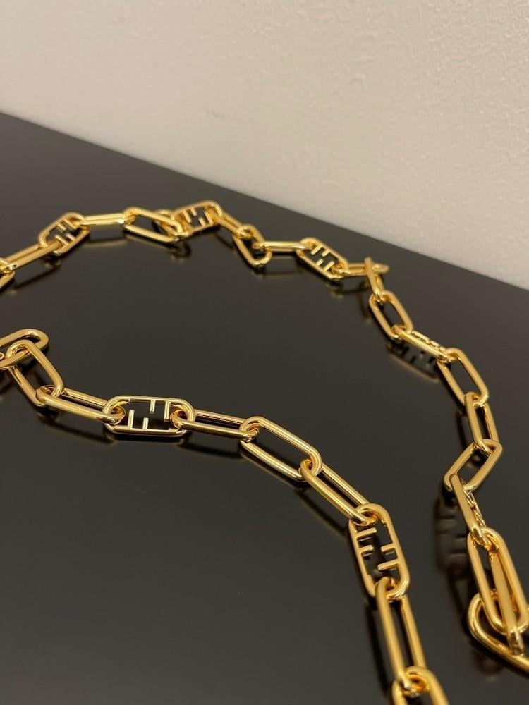 سلسلة فندي