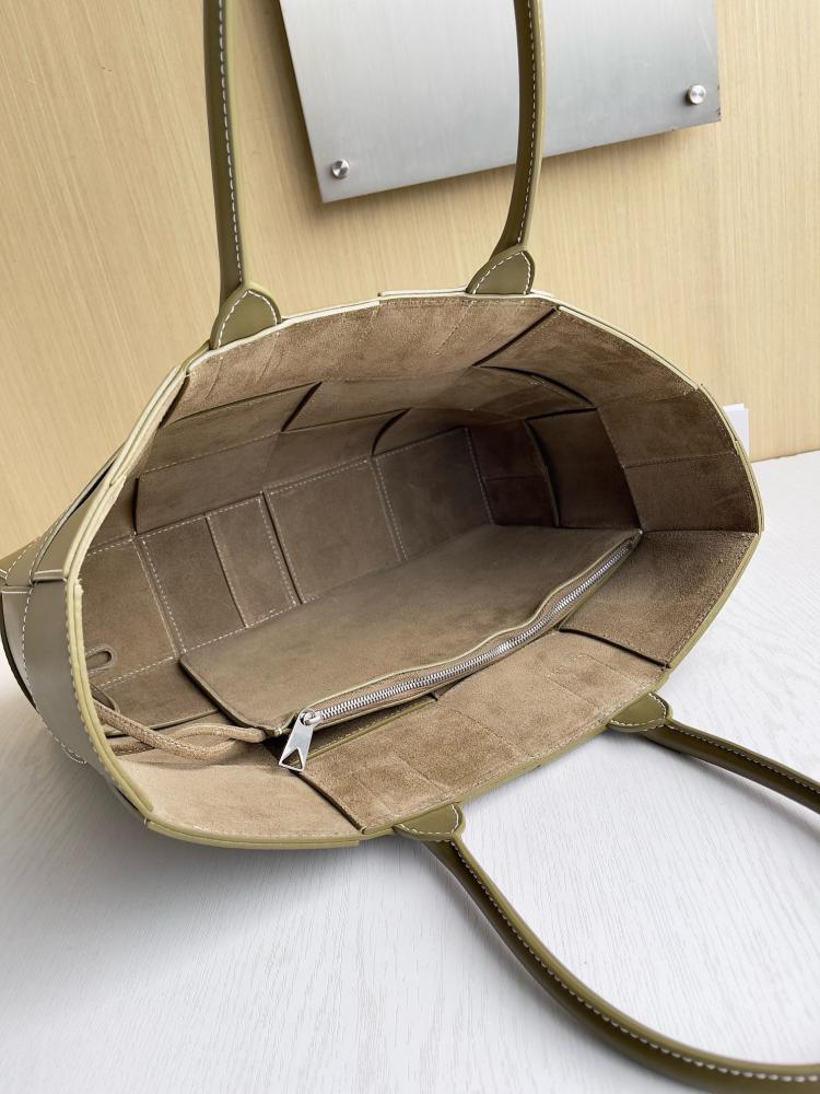 شنطة بوتيقا ARCO مقاس 37cm