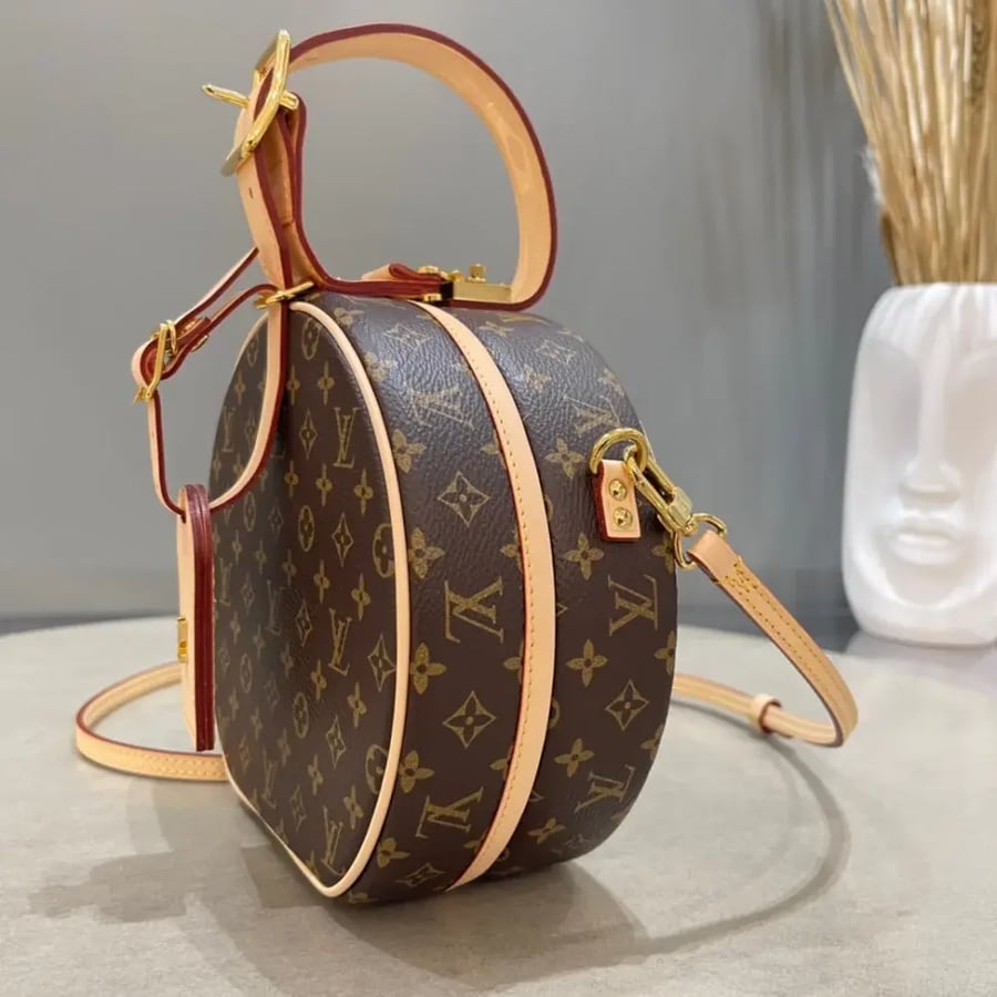 شنطة لويس فيتون PETITE BOITE CHAPEAU مقاس17.5cm