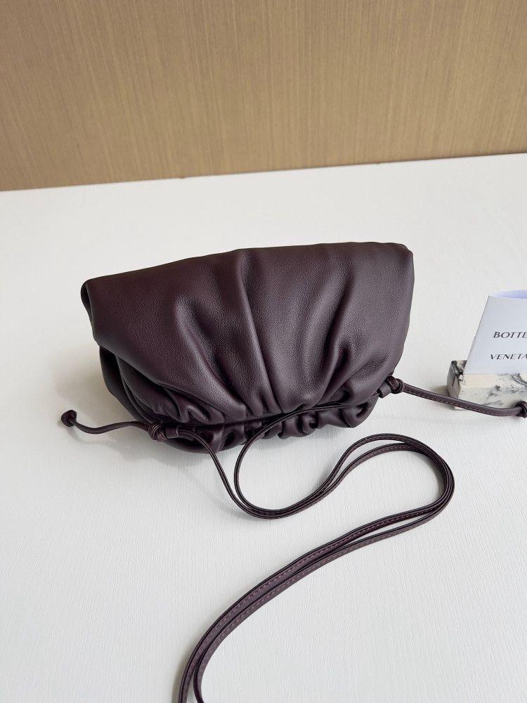 شنطة بوتيقا Mini Pouch مقاس22cm