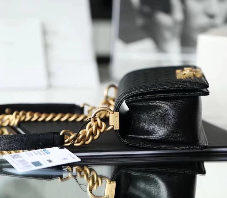 شنطة شانيل سمول بوي مقاس 20.5cm
