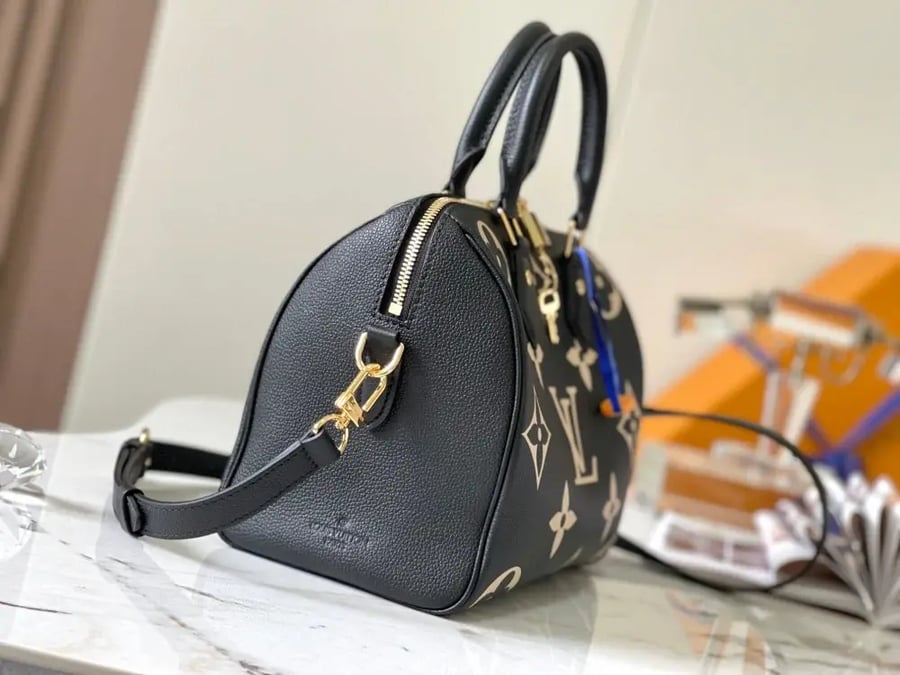 شنطة لوي فيتون سبيدي باندوليير مقاس 25cm