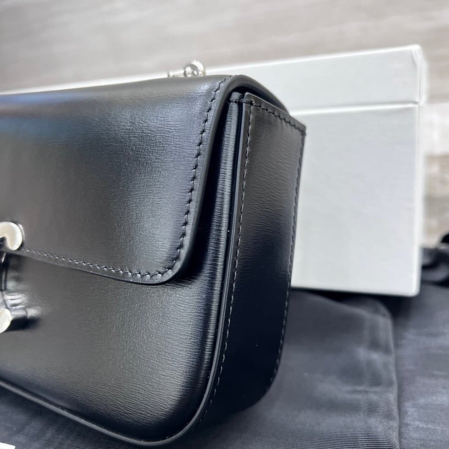 سيلين SHOULDER BAG مقاس 20cm