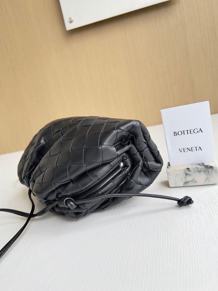 شنطة بوتيقا Mini Pouch مقاس22cm
