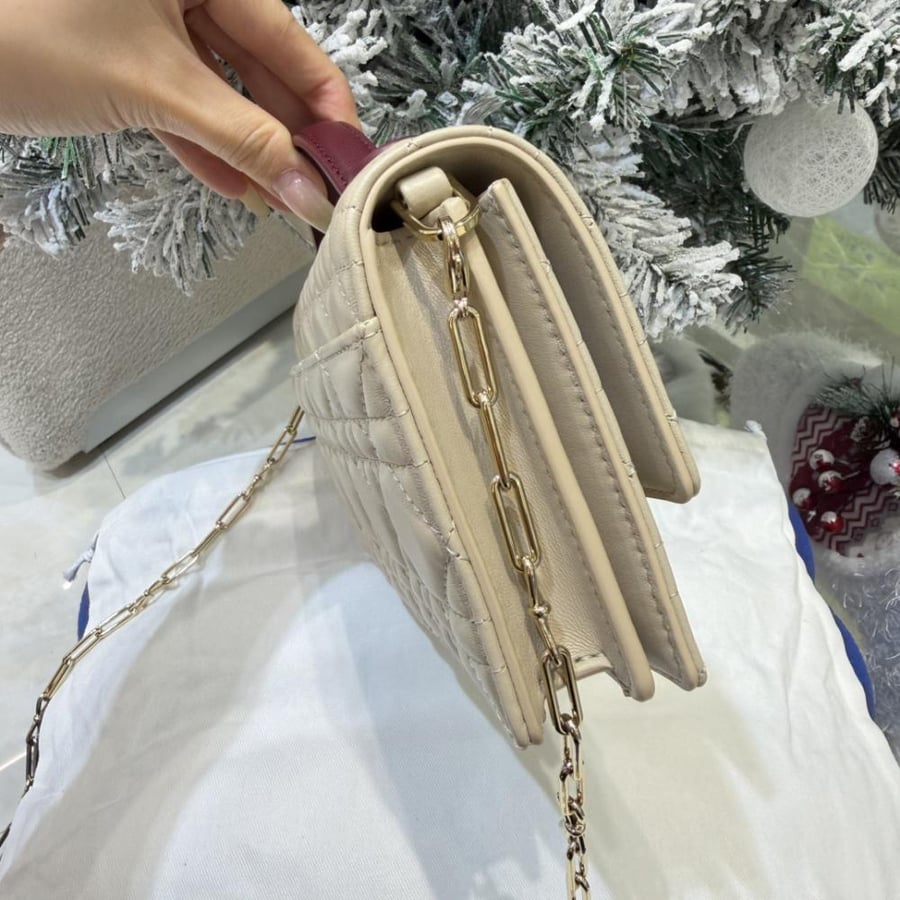 شنطة ديور ليدي كلاتش مقاس 21cm