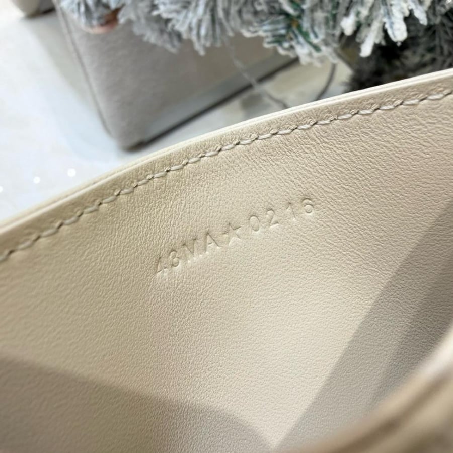 محفظة ديور مقاس 10.5cm