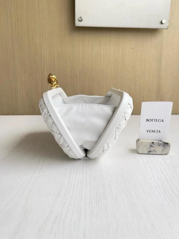 Boutique knot bag size 19cm