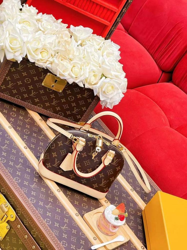 شنطة لويس فيتون الما مقاس 23.5cm