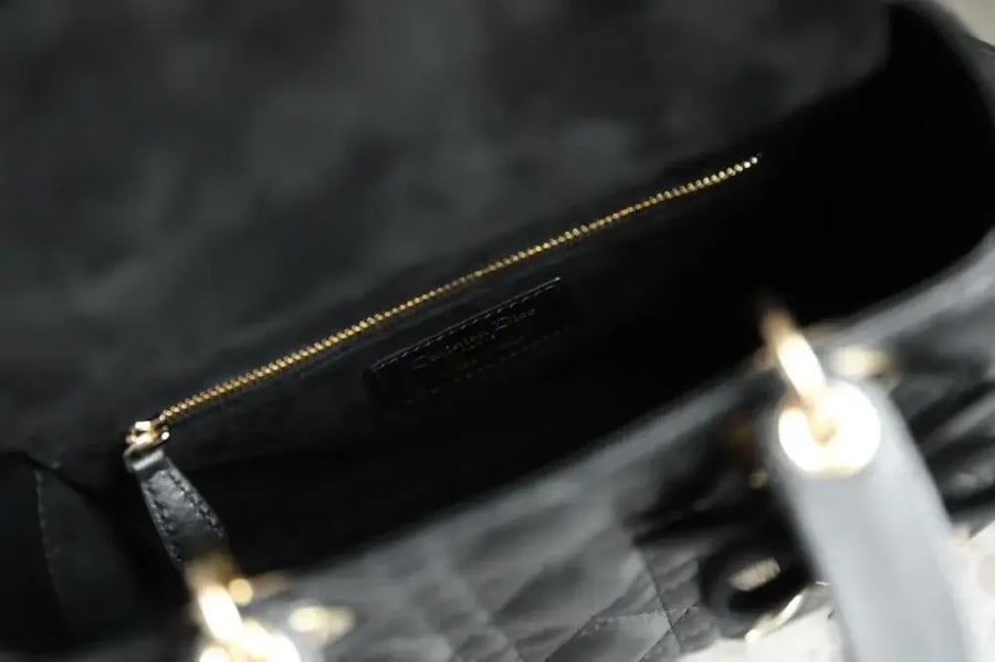 شنطة ليدي ديور مقاس 20cm