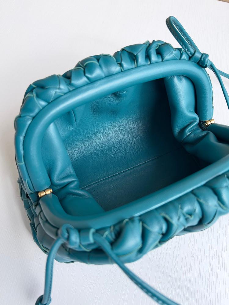 شنطة بوتيقا Mini Pouch مقاس22cm