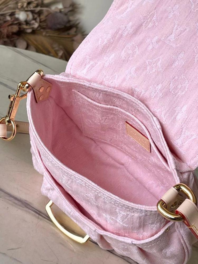 Louis Vuitton bag size 27cm