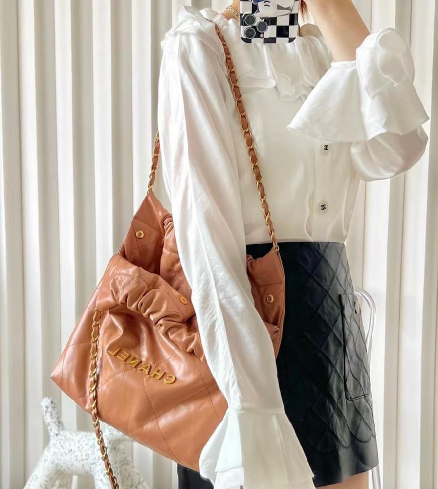 شنطة شانيل 22 هاند باق مقاس 34.5cm