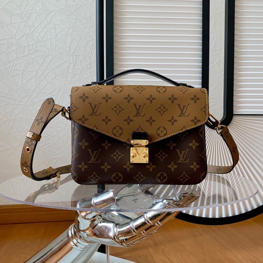 شنطة لويس فيتون ‏ Pochette Métis مقاس25cm