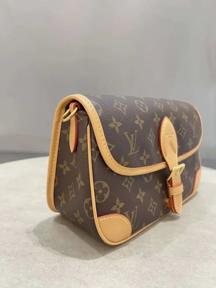 شنطة لويس فيتون DIANE مقاس24cm