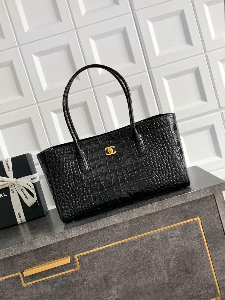 Chanel Small Tote مقاس 39