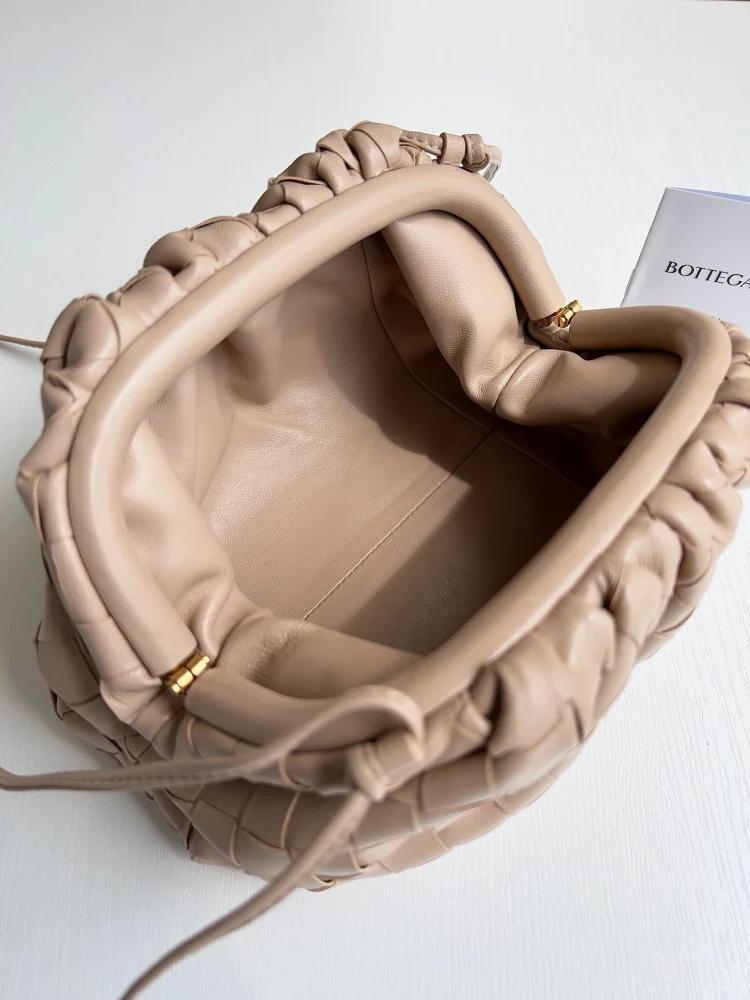 شنطة بوتيقا Mini Pouch مقاس22cm