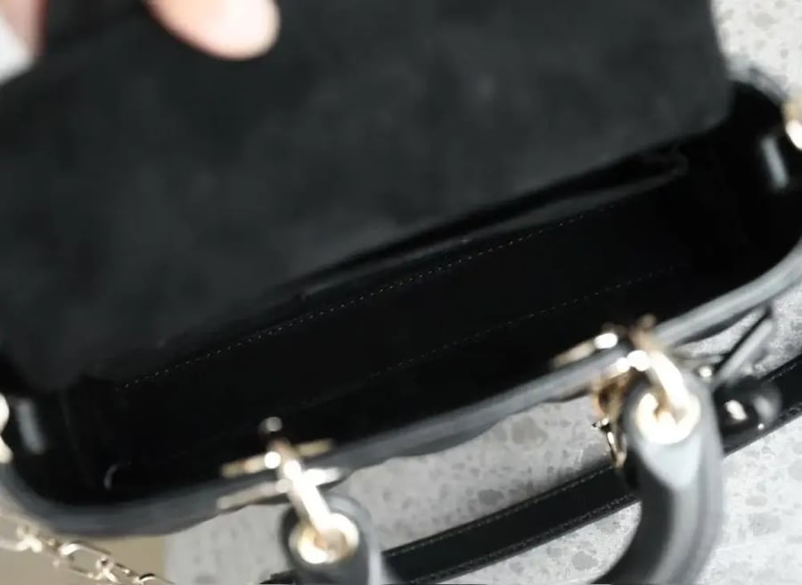 شنطة ليدي ديور جوي مقاس 19cm