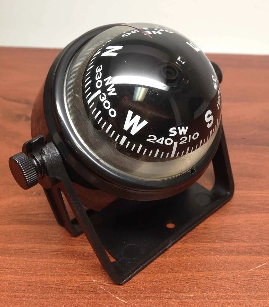بوصلة سطح Compass With Black Bracket