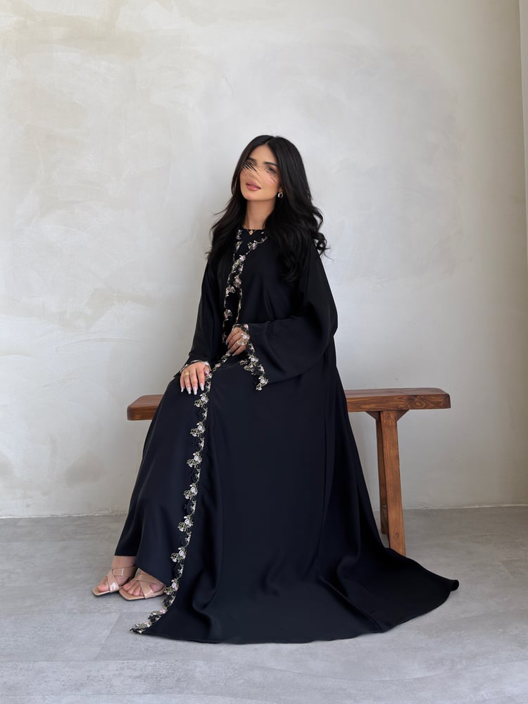 عباية الفخامة السوداء