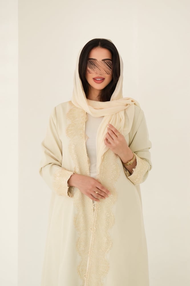 عبايه دانتيل Butter yellow