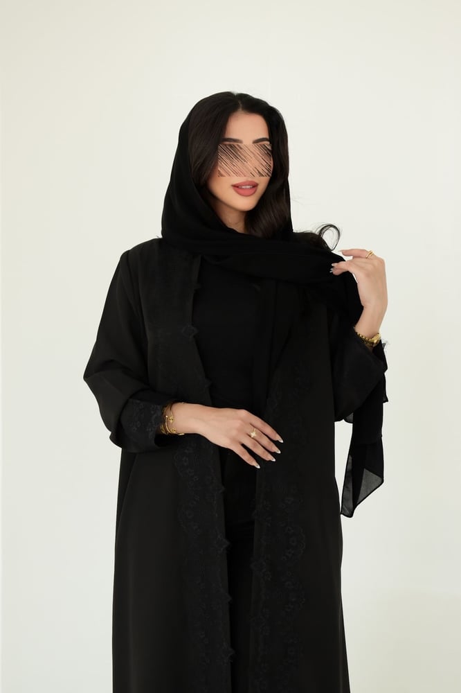 عباية دانتيل اسود