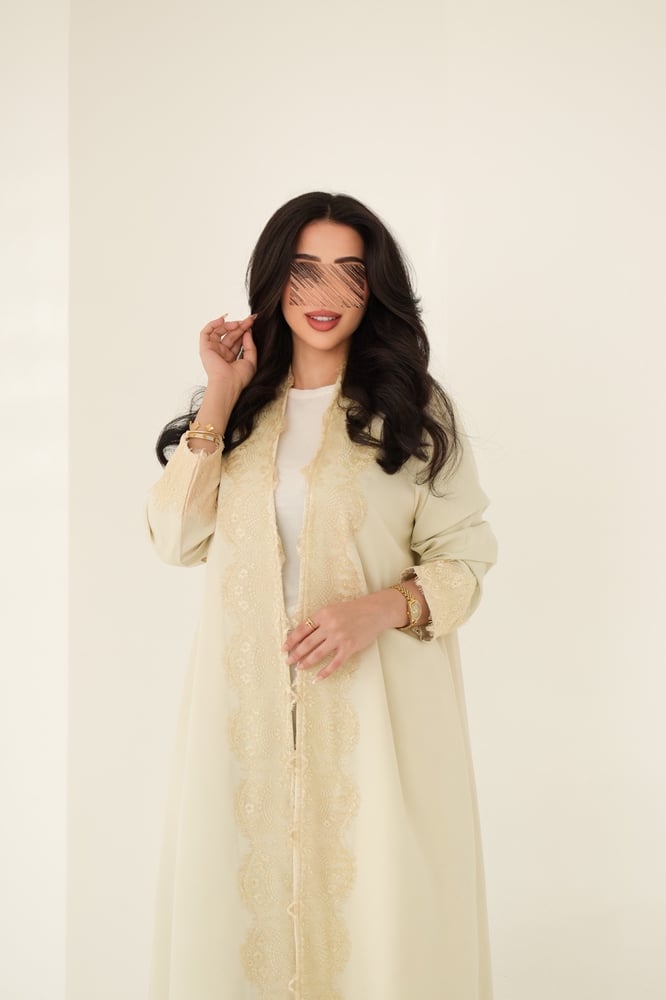 عبايه دانتيل Butter yellow