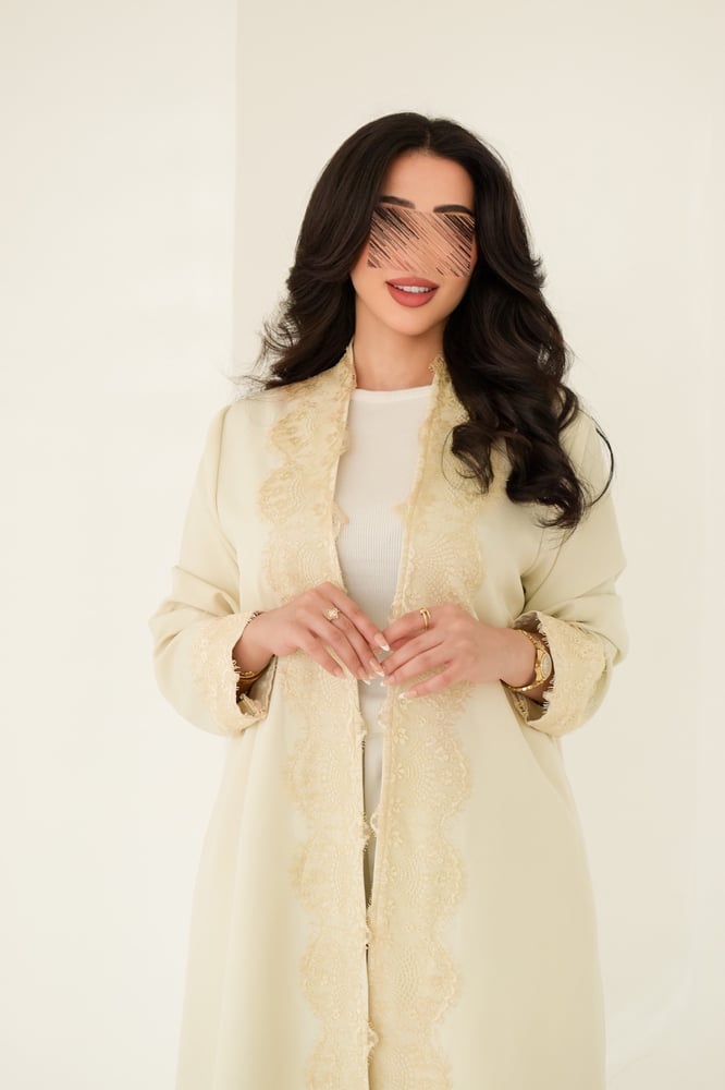 عبايه دانتيل Butter yellow