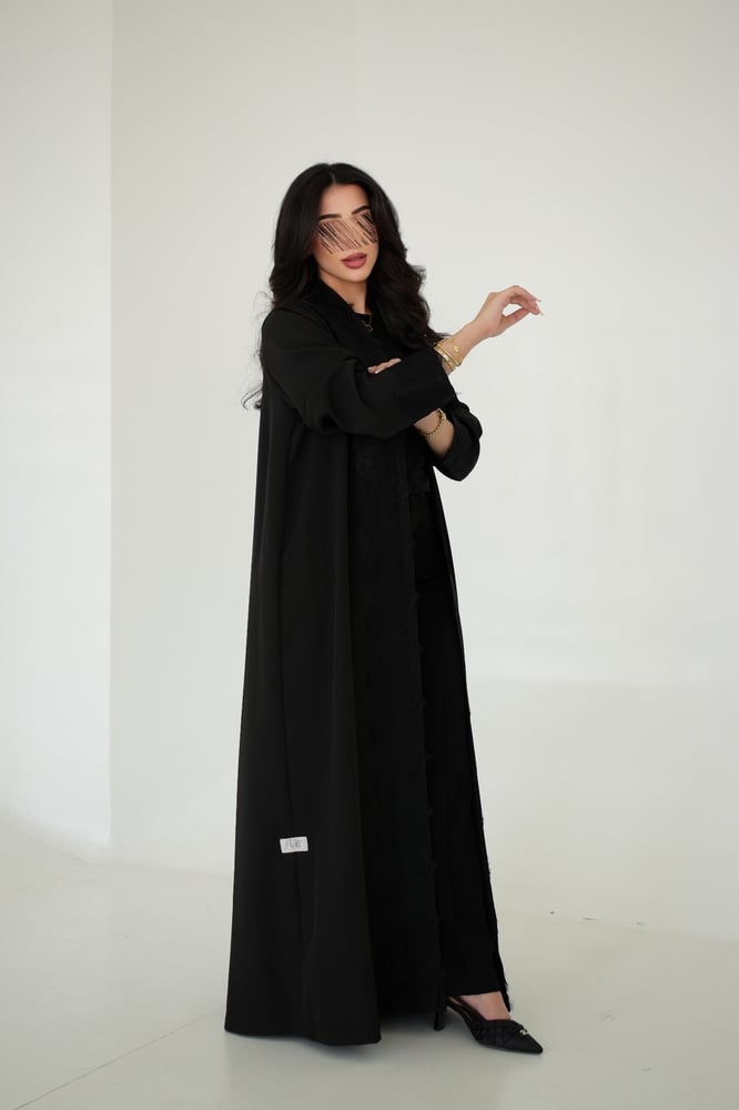 عباية دانتيل اسود
