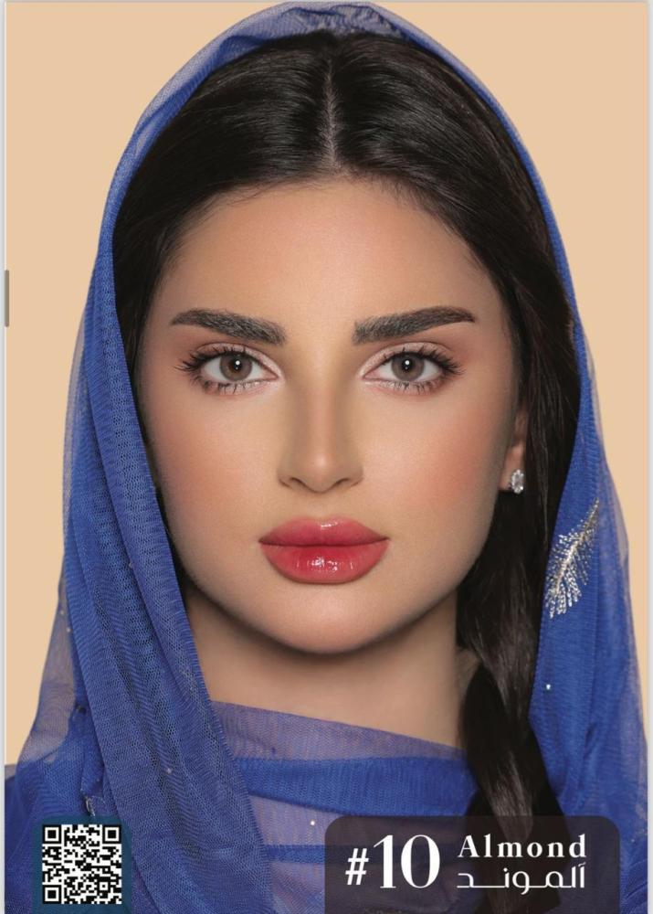 Lemonous brown-colored contact lenses