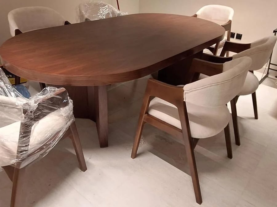 Oval dining table with 6 beech wood chairs