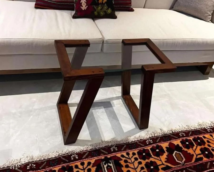 طاوله خشب زان مع جزاز اسود