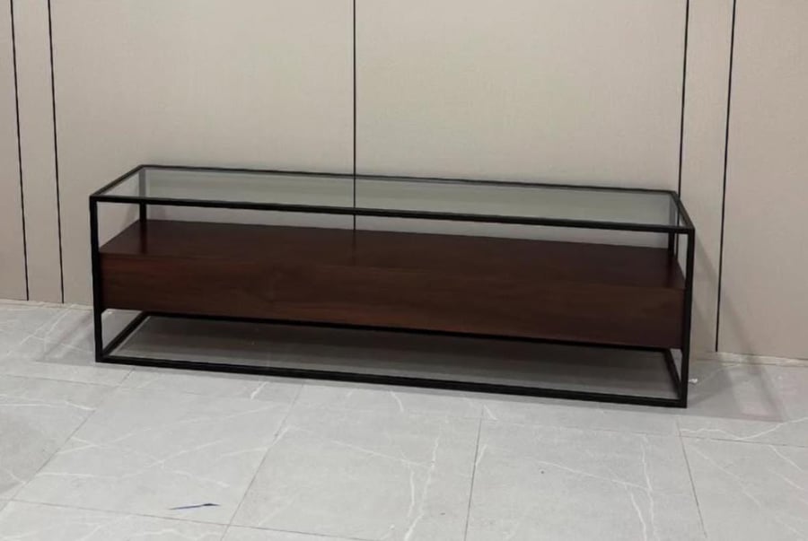 Wooden screen table with walnut veneer - grass surface
