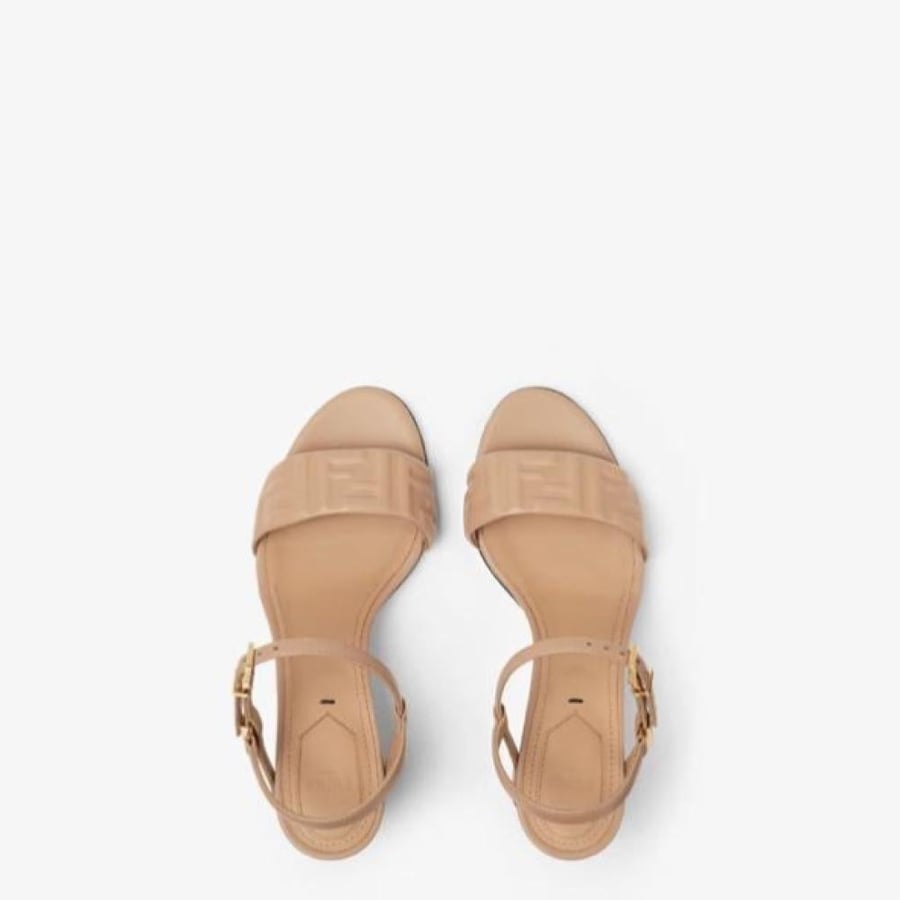 كعب فندي FENDI