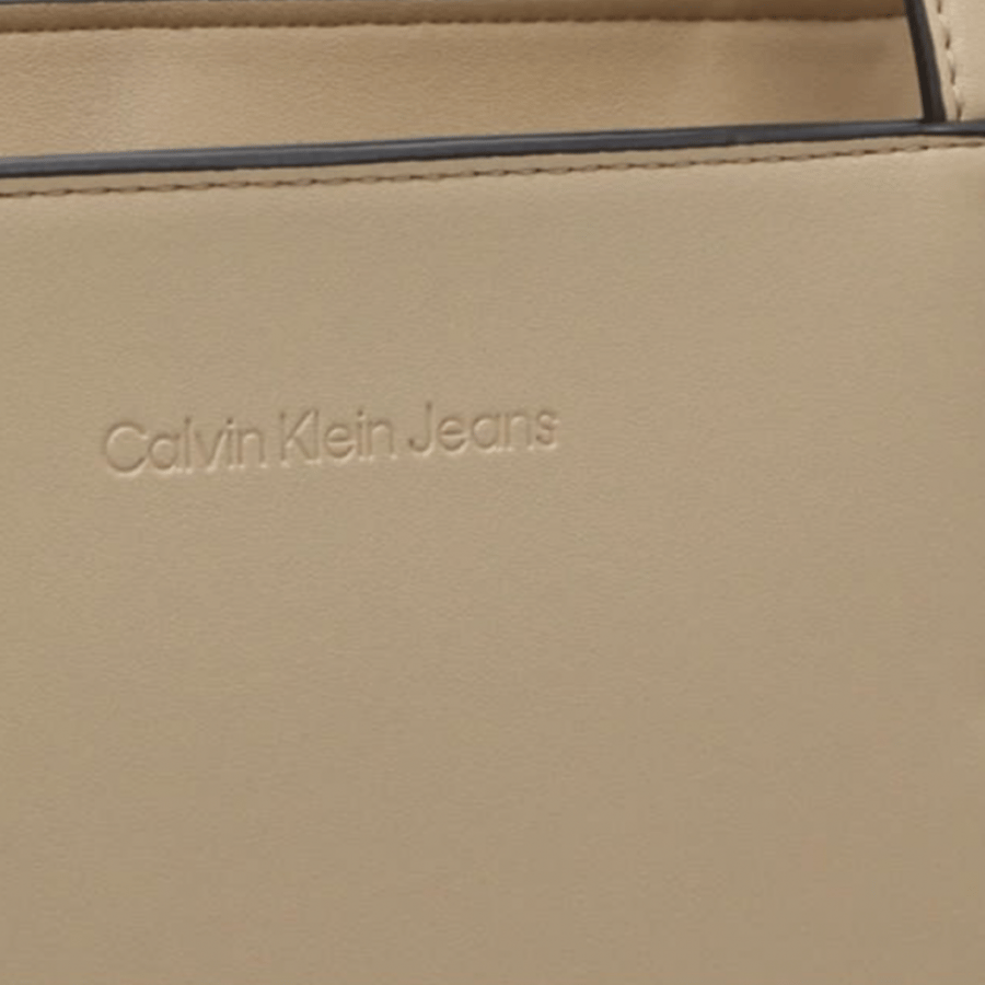 كالفن كلاين  Calvin Klein