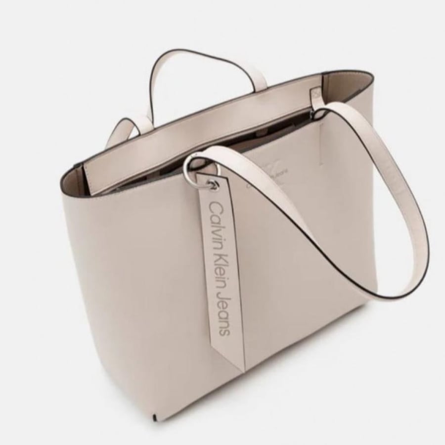 كالفن كلاين  Calvin Klein