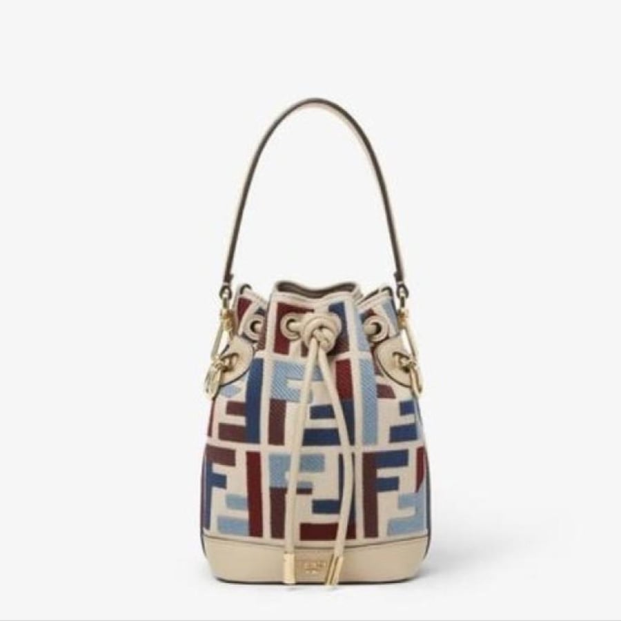 فندي بوكيت  FENDI