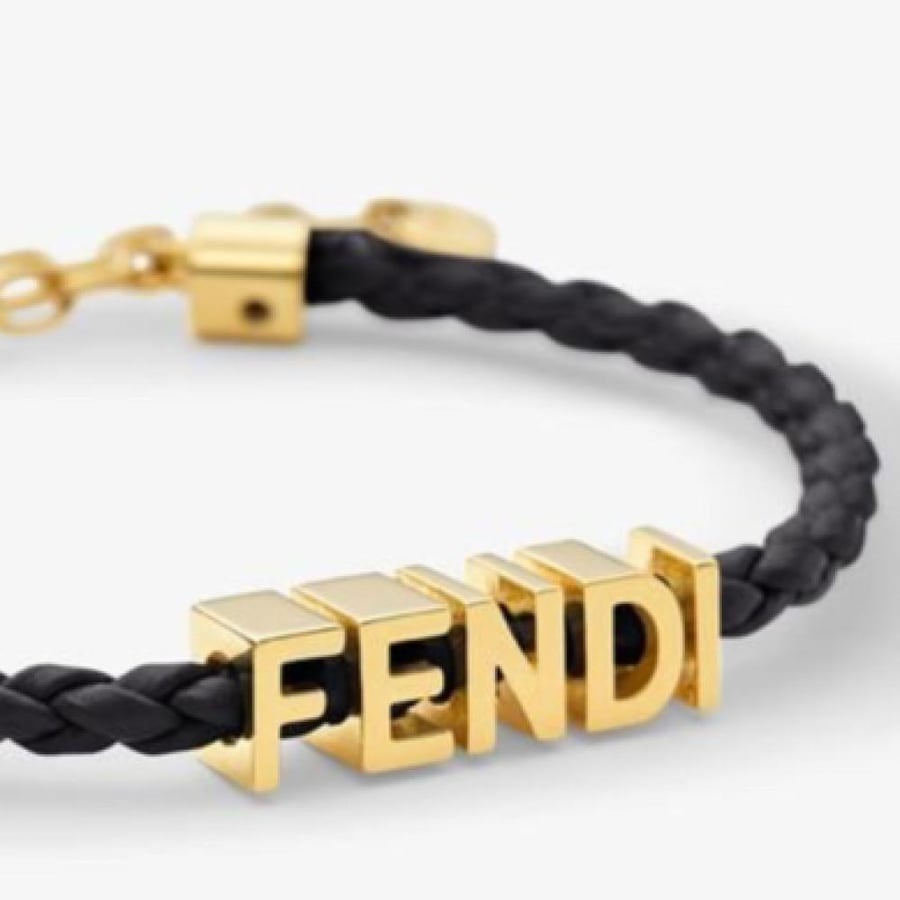 اسوارة فندي  FENDI