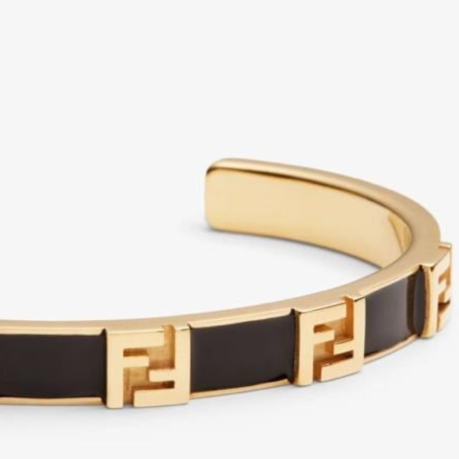 اسوارة فندي  FENDI