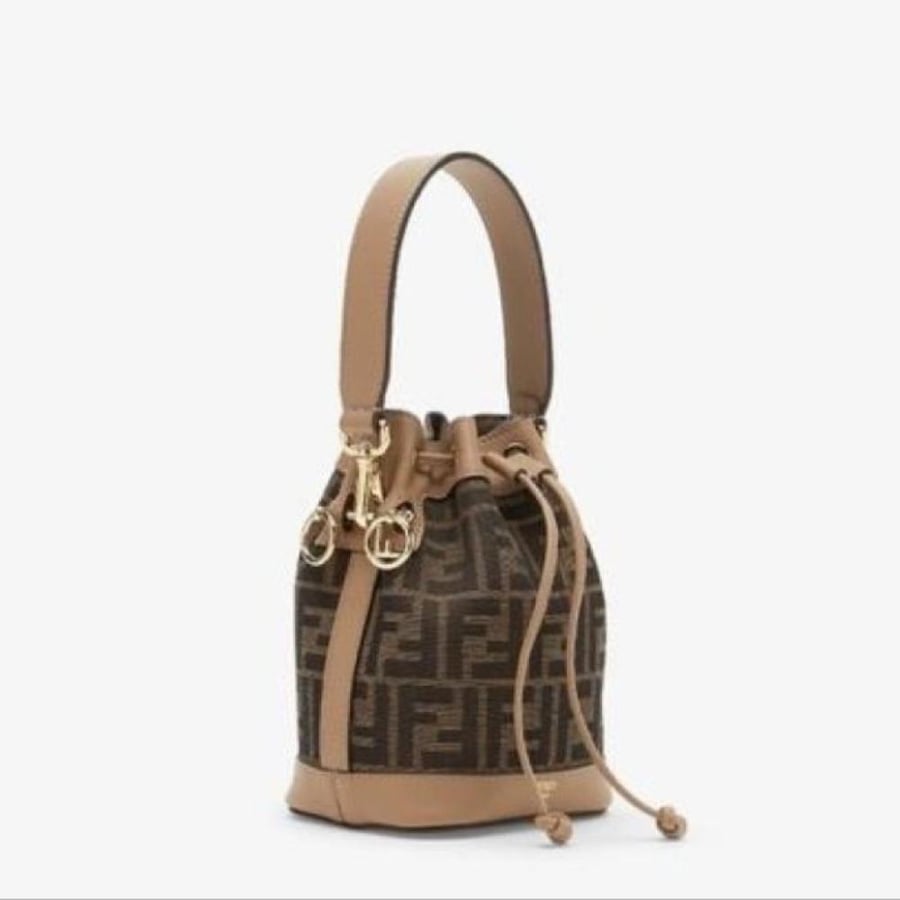 فندي بوكيت  FENDI